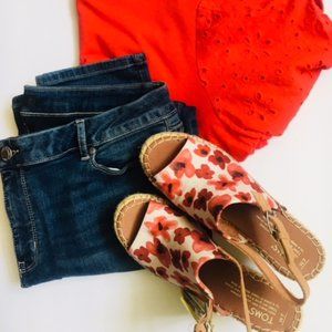 Tom's Floral Wedge Sandal Size 7W NEW with tags